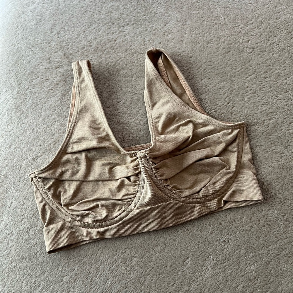 Two seamless bralettes - Picture 2 of 3